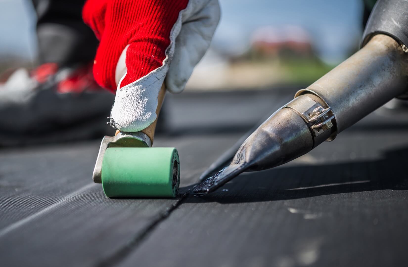 Takläggning Hörbys kunniga takläggare installerar hållbart takmembran